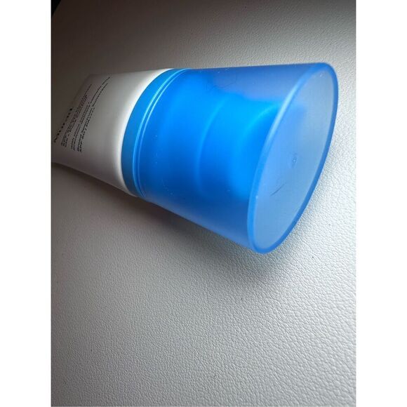 Murad Superactive Moisturizer SPF 50: Mattifying Oil + Pore Control - Picture 5 of 5